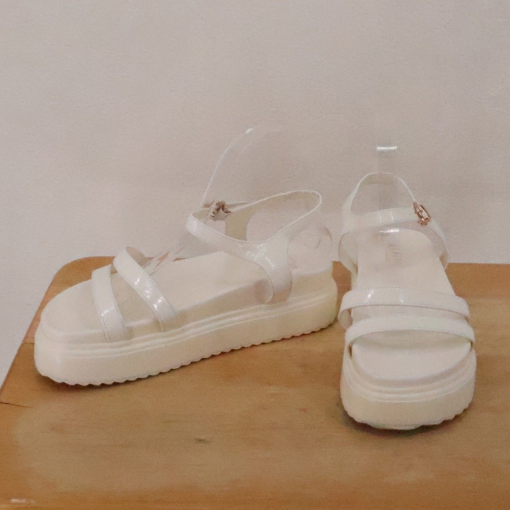 SIMMI London Bryliegh Platform Sandals Womens Size 7 to 7.5 White Chunky Beachy - Picture 11 of 12